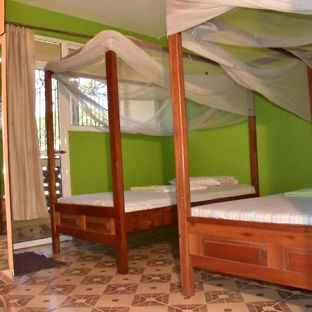 Hotel Viriko Boarding House Mombasa Exterior foto